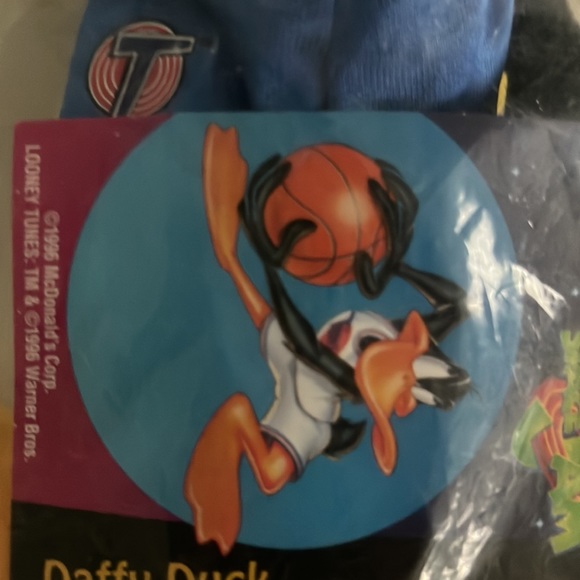 McDonald’s daddy duck space jam toy - Picture 4 of 4